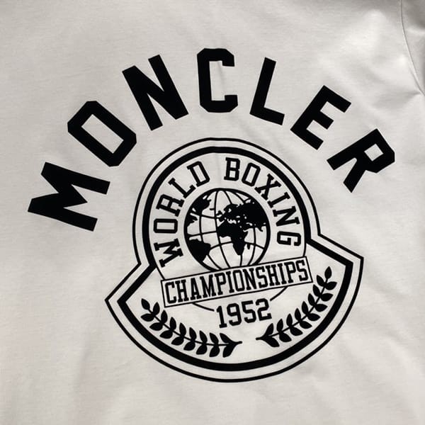目を惹くカラーモンクレール フロッキープリント ロゴ Ｔシャツ パチモン2色 moa19539